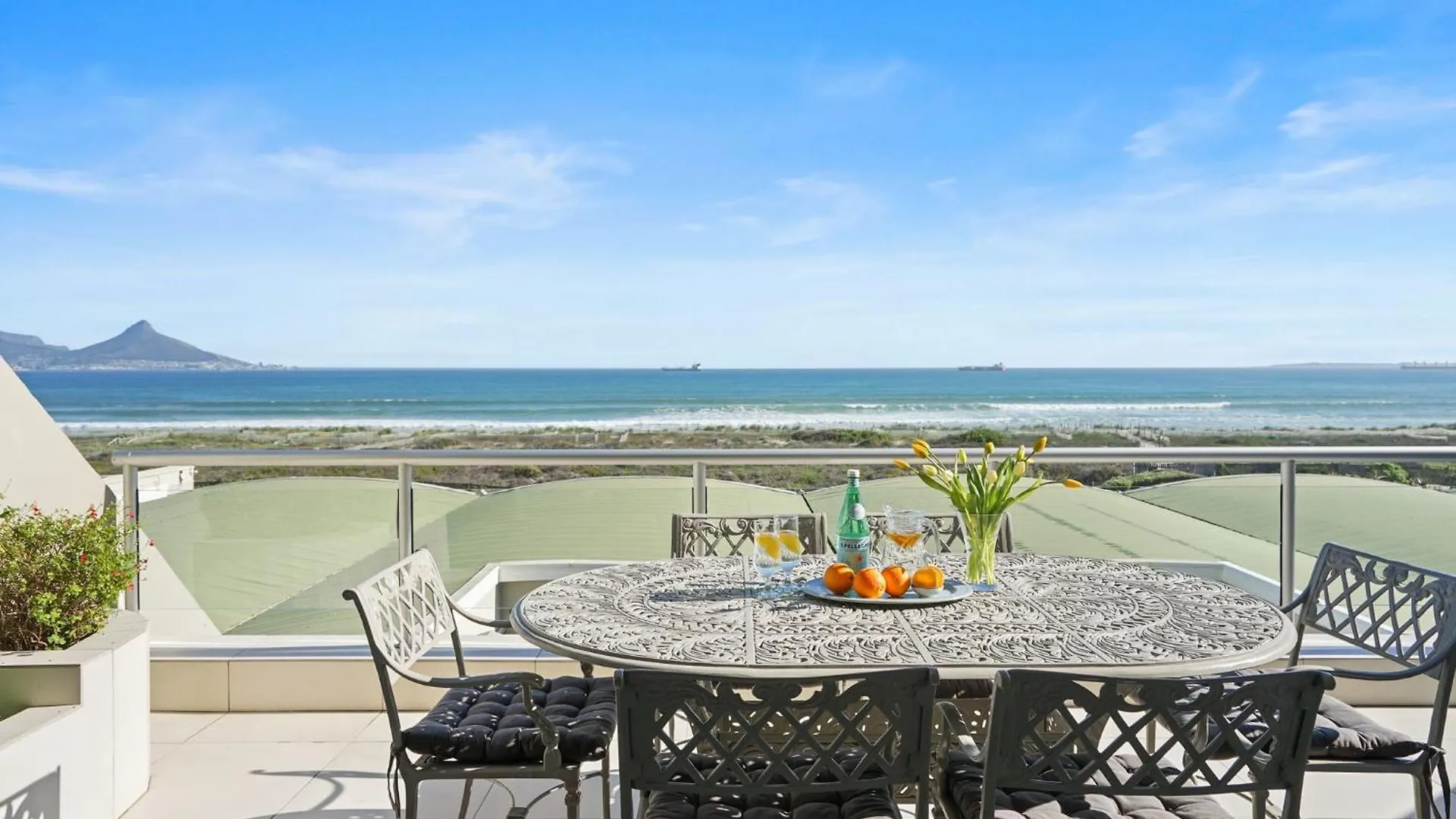 Dolphin Beach H106 By Hostagents Bloubergstrand Apartment