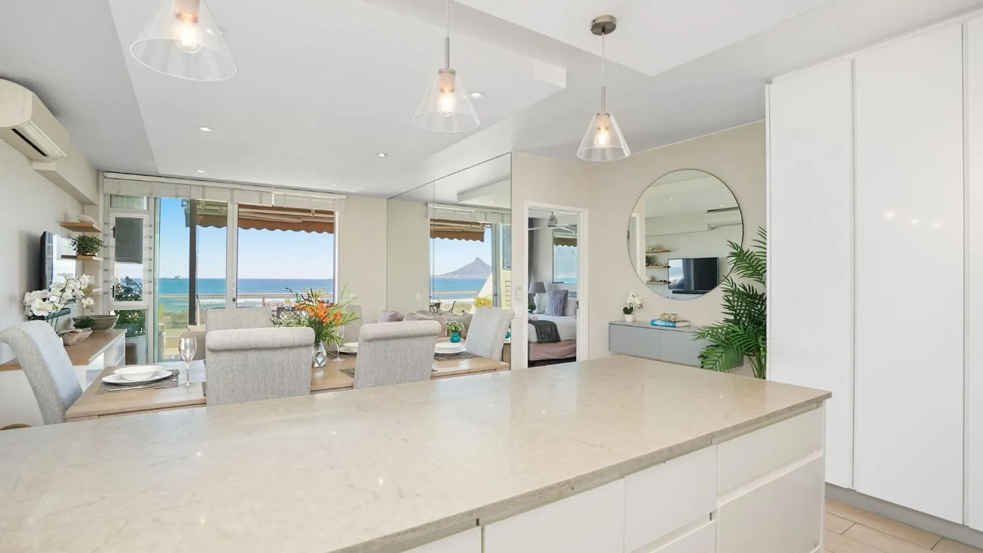Apartment Dolphin Beach H106 By Hostagents Bloubergstrand
