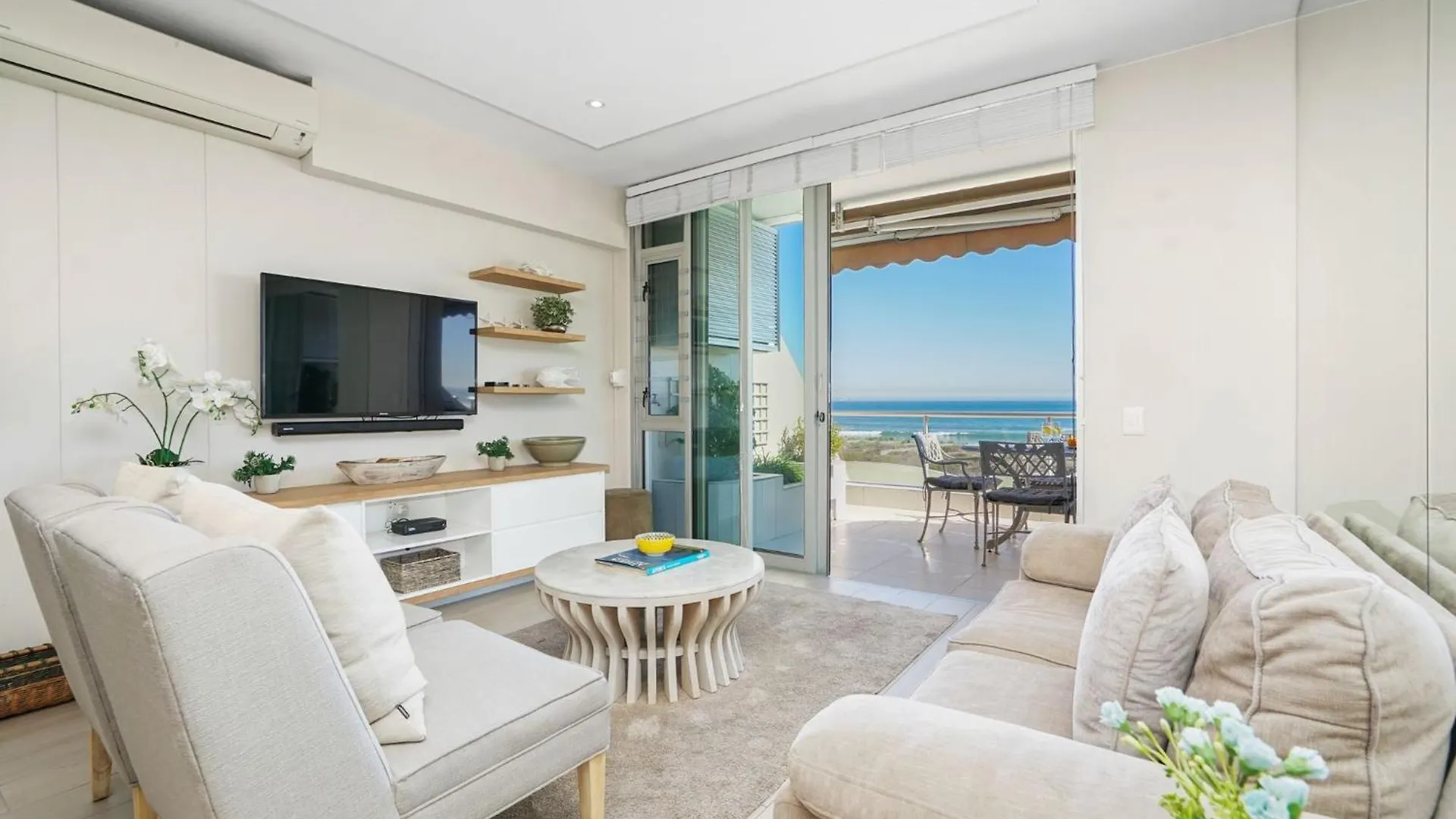 Dolphin Beach H106 By Hostagents Bloubergstrand Apartment