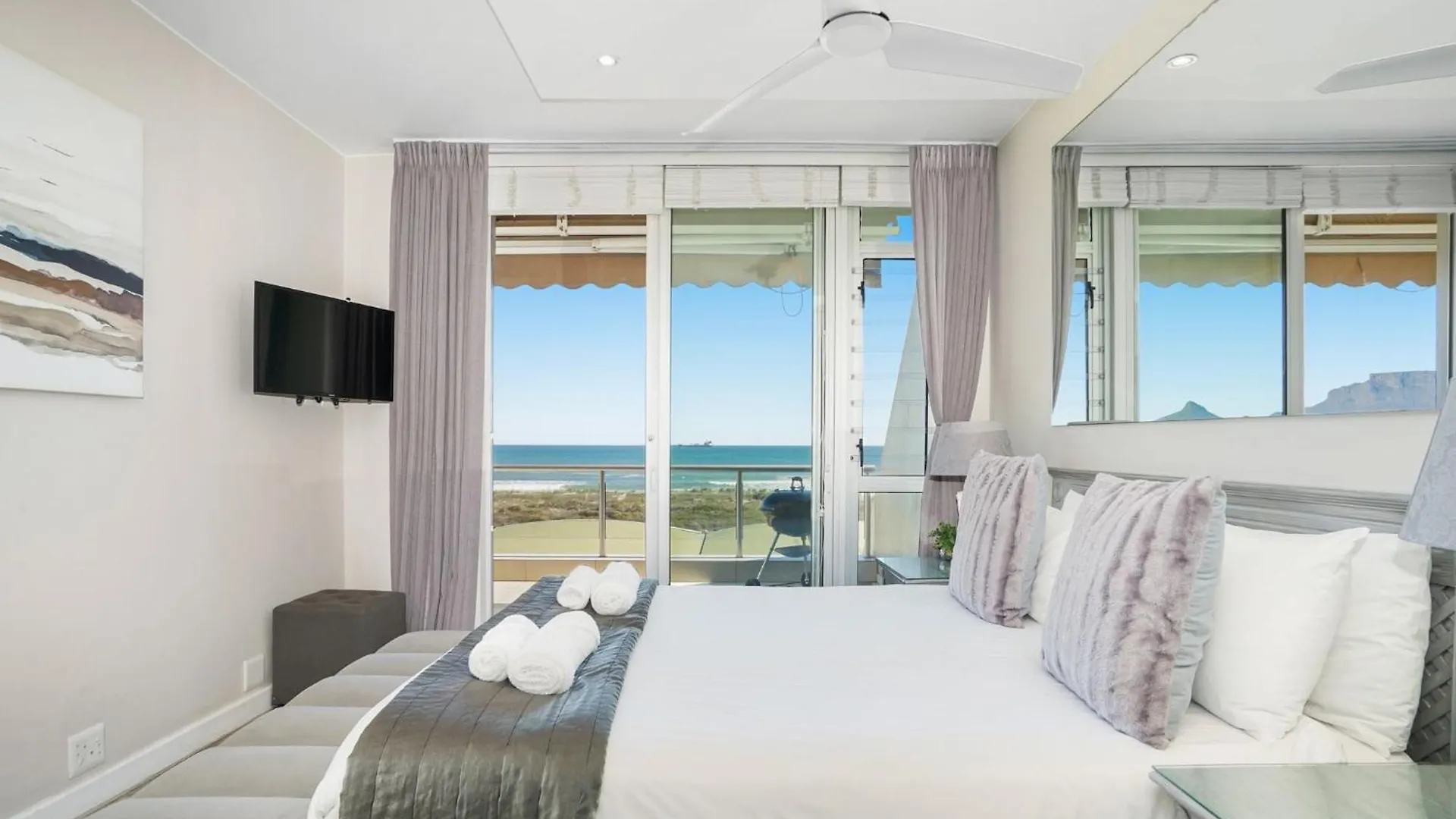 Dolphin Beach H106 By Hostagents Bloubergstrand Apartment