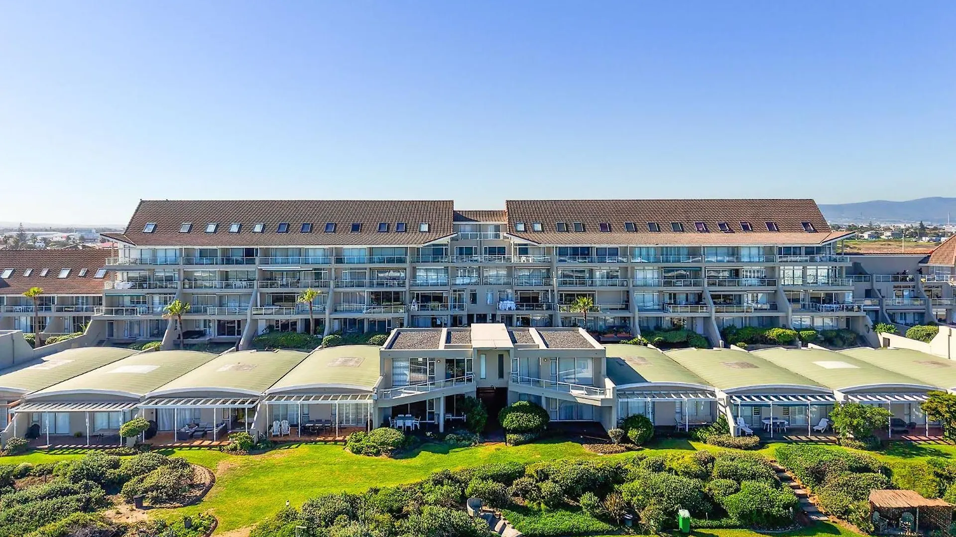 Dolphin Beach H106 By Hostagents Bloubergstrand