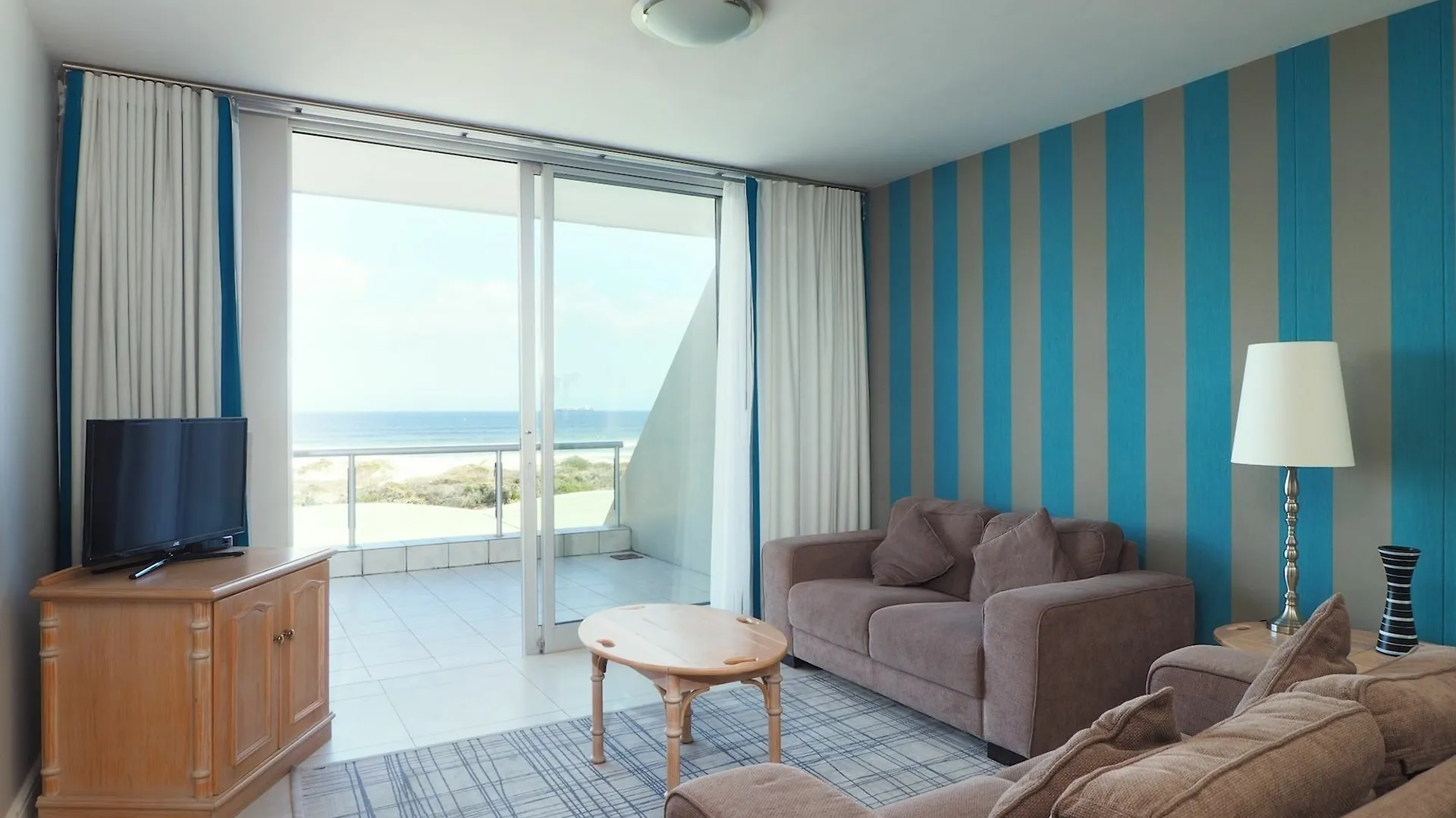 Dolphin Beach H106 By Hostagents Bloubergstrand Apartment