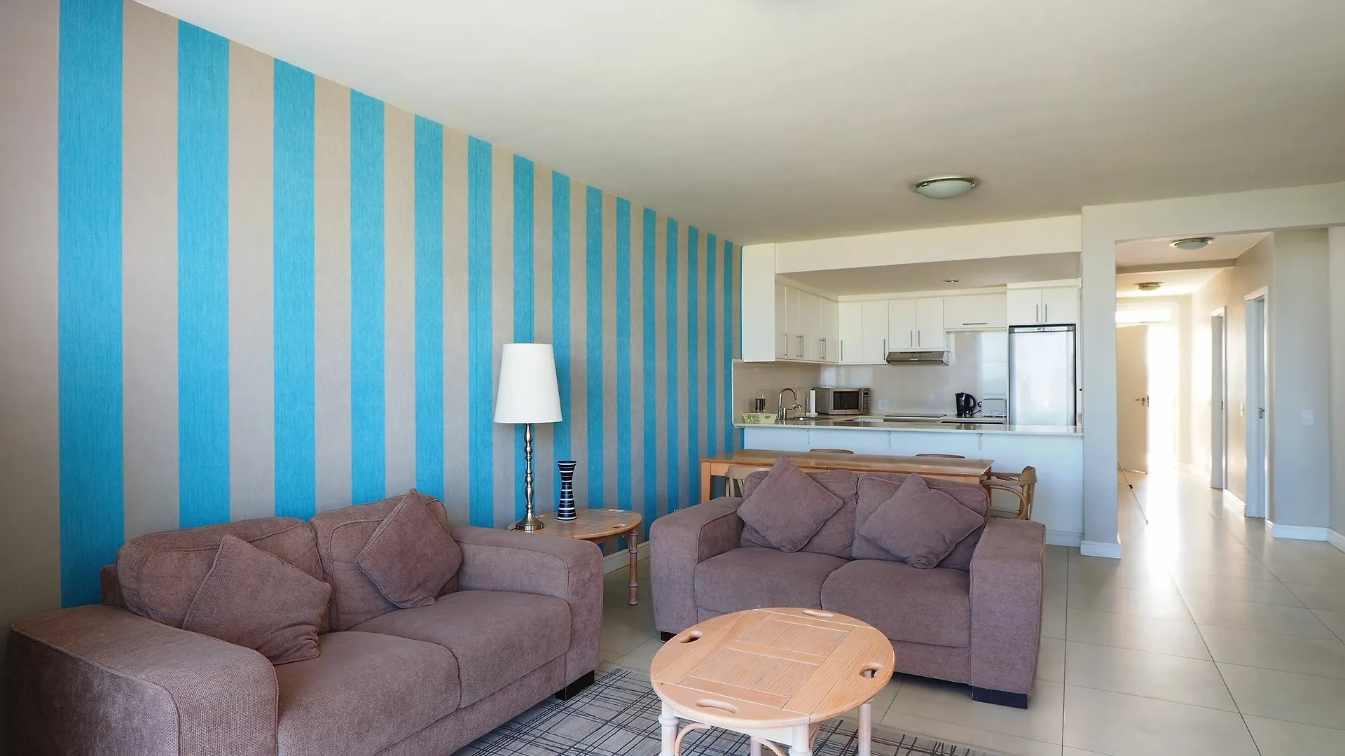 Apartment Dolphin Beach H106 By Hostagents Bloubergstrand South Africa